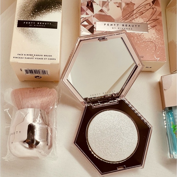 Fenty Beauty Other - For ME Fenty Beauty How Many Carats 4 Piece Bundle Set